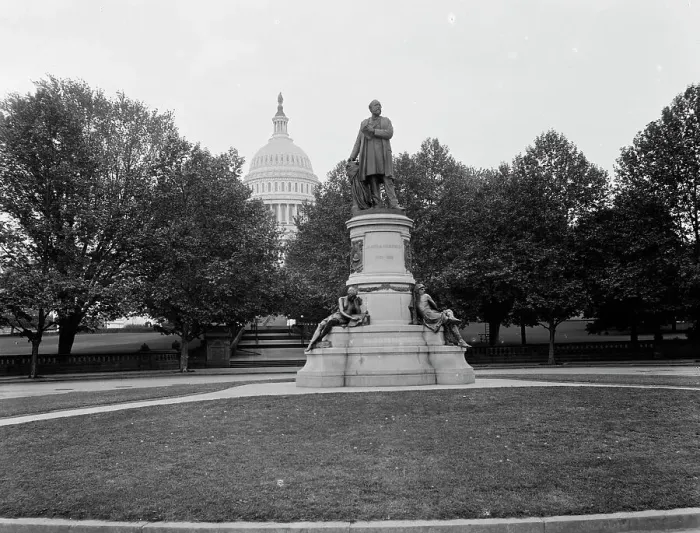 Framed Print : Garfield monument, Washington, D.C. between 1880 and 1897. Creator: William H. Jackson Framed Print : Garfield monument, Washington, D.C. between 1880 and 1897. Creator: William H. Jackson