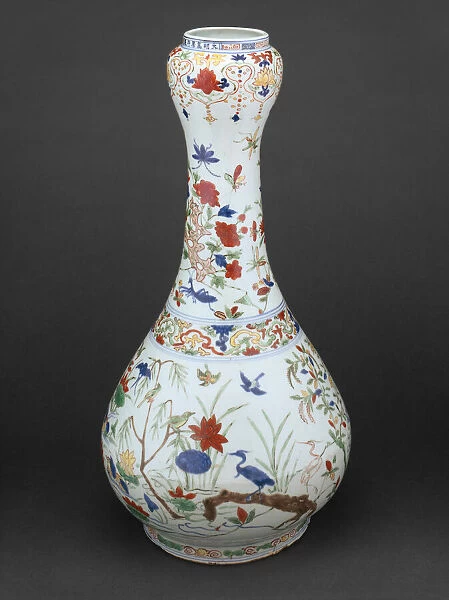 Garlic-Shaped Bottle with Mandarin Ducks and Birds in a