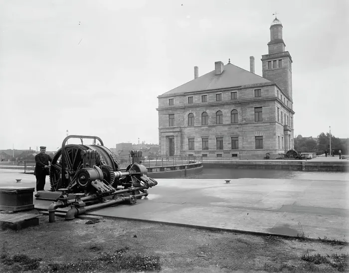 Framed Print : Gate mechanism at Sault Ste. Marie locks, between 1900 and 1906. Creator: Unknown Framed Print : Gate mechanism at Sault Ste. Marie locks, between 1900 and 1906. Creator: Unknown