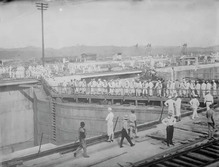 Framed Print : Gatun Upper Locks- Footbridge across Upper Guard Gates, between c1910 and c1915. Creator: Bain News Service Framed Print : Gatun Upper Locks- Footbridge across Upper Guard Gates, between c1910 and c1915. Creator: Bain News Service