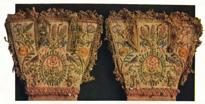 Framed Print : Gauntlets of a pair of gloves, believed to have belonged to Prince Rupert, c17th century Framed Print : Gauntlets of a pair of gloves, believed to have belonged to Prince Rupert, c17th century
