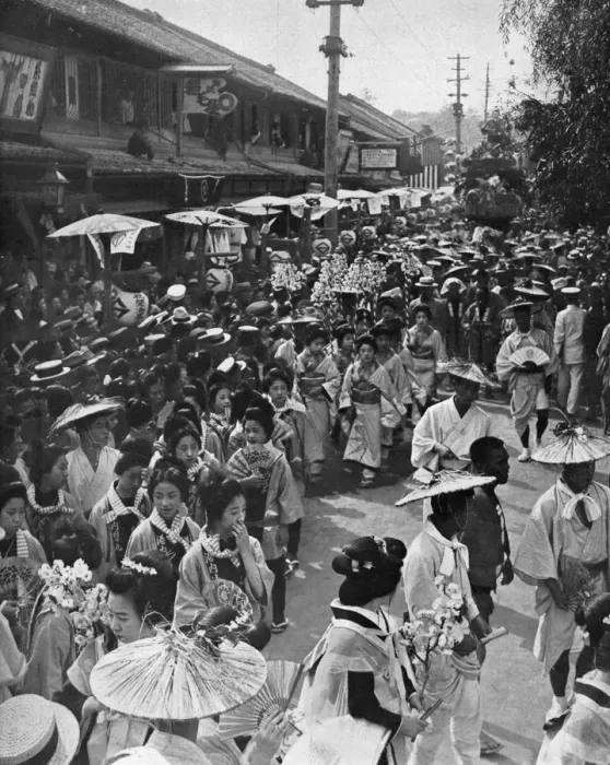 Framed Print : Geisha procession, Yokohama Jubilee, Japan, 1909 Framed Print : Geisha procession, Yokohama Jubilee, Japan, 1909