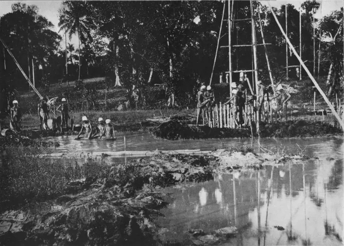 Framed Print : Gem Mining, Ceylon, c1890, (1910). Artist: Alfred William Amandus Plate Framed Print : Gem Mining, Ceylon, c1890, (1910). Artist: Alfred William Amandus Plate