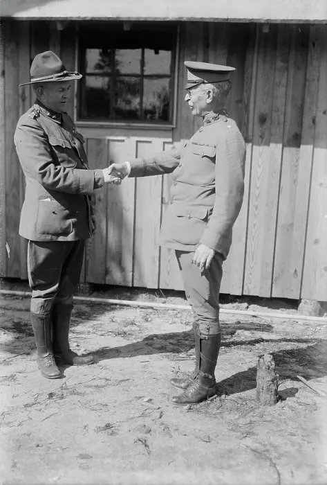 Framed Print : Gen. Bell & Gen. Crowder, between 1917 and 1918. Creator: Bain News Service. Gen. Bell & Gen. Crowder, between 1917 and 1918. Creator: Bain News Service Framed Print : Gen. Bell & Gen. Crowder, between 1917 and 1918. Creator: Bain News Service. Gen. Bell & Gen. Crowder, between 1917 and 1918. Creator: Bain News Service