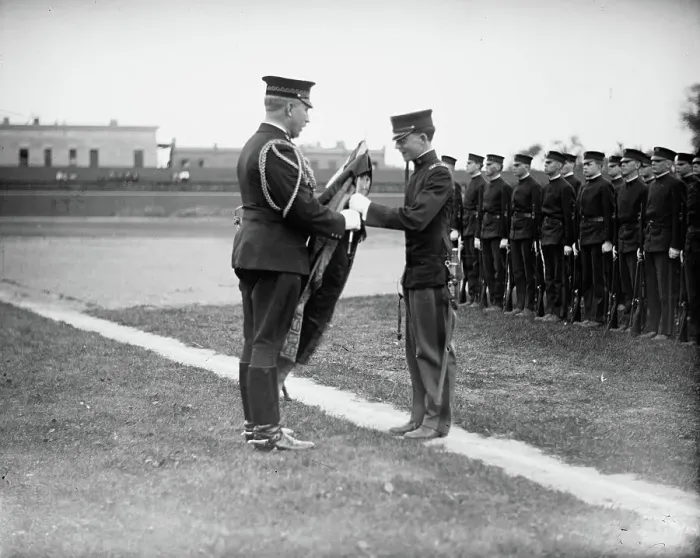 Framed Print : Gen. Leonard Wood & boy cadets, between c1910 and c1915. Creator: Bain News Service Framed Print : Gen. Leonard Wood & boy cadets, between c1910 and c1915. Creator: Bain News Service