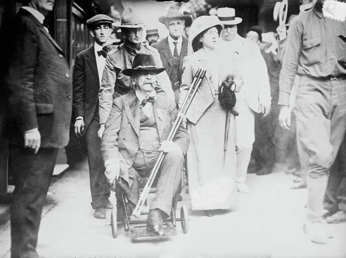 Framed Print : Gen. Sickles & Mrs. Wilmerding, between c1910 and c1915. Creator: Bain News Service Framed Print : Gen. Sickles & Mrs. Wilmerding, between c1910 and c1915. Creator: Bain News Service