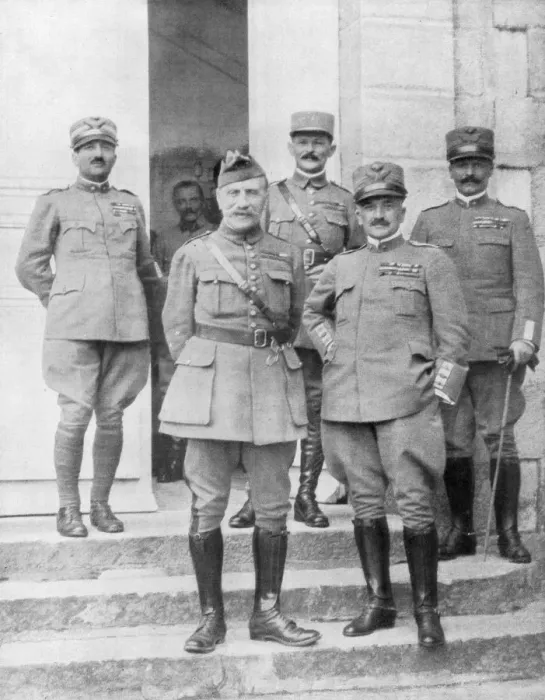 Framed Print : General Diaz and General Foch meeting at the Italian headquarters, Italy, 2 May 1918 Framed Print : General Diaz and General Foch meeting at the Italian headquarters, Italy, 2 May 1918