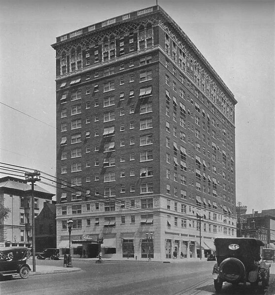 General exterior view, the Melbourne Hotel, St Louis, Missouri, 1924