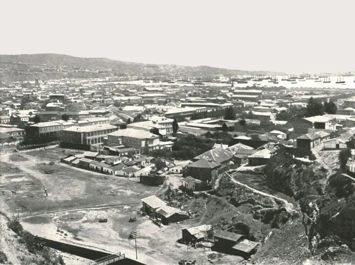 Framed Print : General view of the city, Valparaiso, Chile, 1895. Creator: Unknown Framed Print : General view of the city, Valparaiso, Chile, 1895. Creator: Unknown