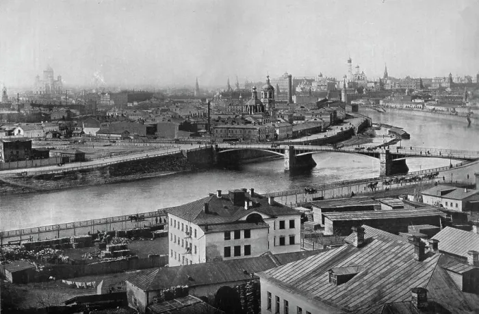 Framed Print : A general view of Moscow, showing the Kremlin, 1915 Framed Print : A general view of Moscow, showing the Kremlin, 1915