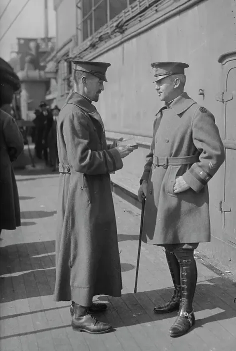 Framed Print : Generals Vanderbilt & O'Ryan, between c1915 and c1920. Creator: Bain News Service Framed Print : Generals Vanderbilt & O'Ryan, between c1915 and c1920. Creator: Bain News Service