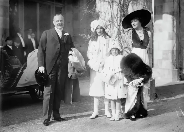 Framed Print : Geo. Gould & family at Helen's wedding, 1913. Creator: Bain News Service Framed Print : Geo. Gould & family at Helen's wedding, 1913. Creator: Bain News Service