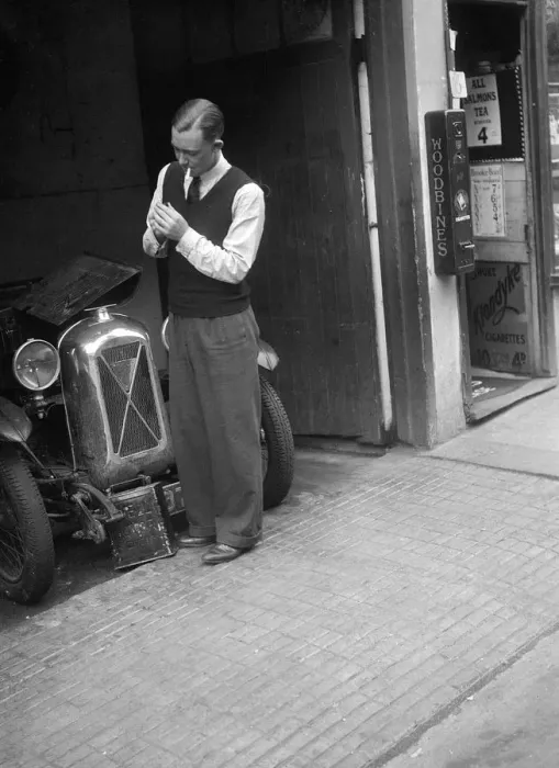 Framed Print : Geoffrey Baker and a Salmson 1090 cc car. Artist: Bill Brunell Framed Print : Geoffrey Baker and a Salmson 1090 cc car. Artist: Bill Brunell