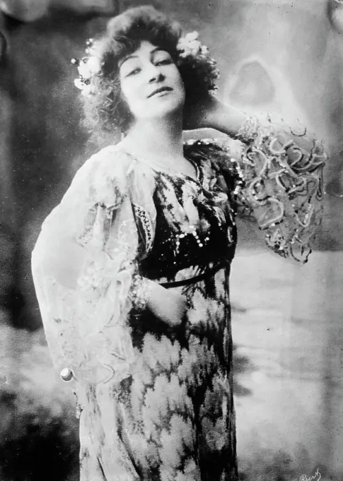 Framed Print : Georgette Leblanc, 1911. Creator: Bain News Service Framed Print : Georgette Leblanc, 1911. Creator: Bain News Service