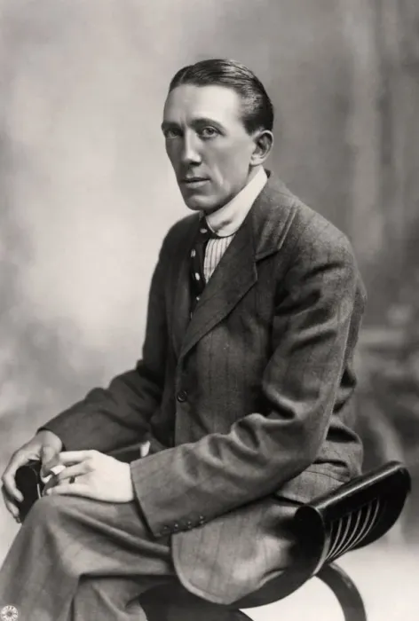 Framed Print : Gerald Du Maurier (1873-1934), English actor and theatre manager, early 20th century. Artist: Foulsham and Banfield Framed Print : Gerald Du Maurier (1873-1934), English actor and theatre manager, early 20th century. Artist: Foulsham and Banfield