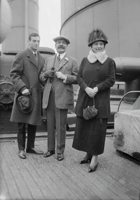 Framed Print : Gerald & Felix M. Warburg with Mrs. Maurice Loeb, between c1915 and c1920. Creator: Bain News Service Framed Print : Gerald & Felix M. Warburg with Mrs. Maurice Loeb, between c1915 and c1920. Creator: Bain News Service
