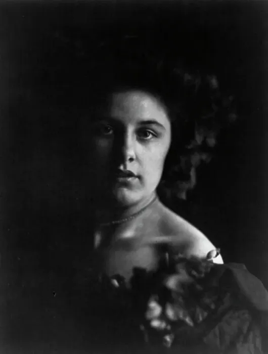 Framed Print : Geraldine Farrar, 1882-1967, between c1890 and c1910. Creator: Frances Benjamin Johnston Framed Print : Geraldine Farrar, 1882-1967, between c1890 and c1910. Creator: Frances Benjamin Johnston