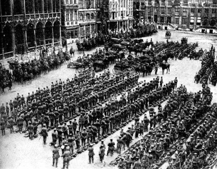 Framed Print : The German army in Brussels, First World War, 1914 Framed Print : The German army in Brussels, First World War, 1914