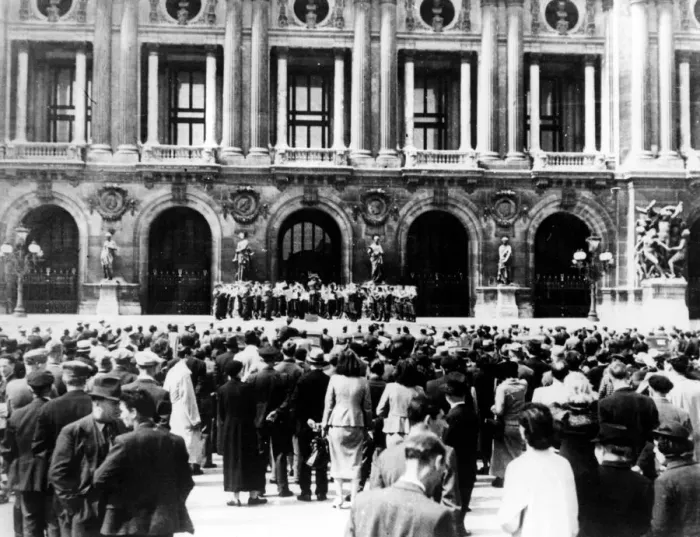 Framed Print : German military band giving a concert, occupied Paris, 1940-1944 Framed Print : German military band giving a concert, occupied Paris, 1940-1944