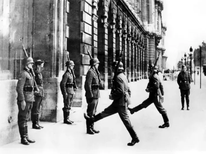 Framed Print : German soldiers on guard duty outside the Hotel Crillon, Paris, 7 October 1940 Framed Print : German soldiers on guard duty outside the Hotel Crillon, Paris, 7 October 1940