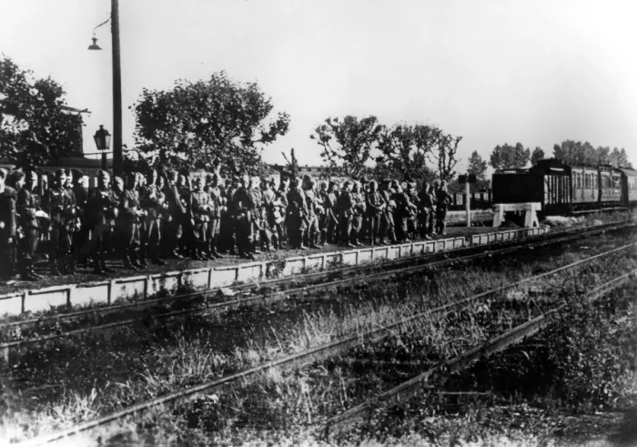 Framed Print : German soldiers on a railway platform awaiting transport, France, August 1940 Framed Print : German soldiers on a railway platform awaiting transport, France, August 1940