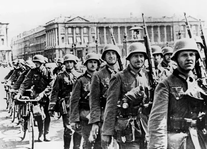 Framed Print : German troops marching through Paris, 17 June 1940 Framed Print : German troops marching through Paris, 17 June 1940
