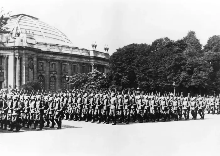 Framed Print : German troops parading before the German commandant of Paris, 8 July 1941 Framed Print : German troops parading before the German commandant of Paris, 8 July 1941