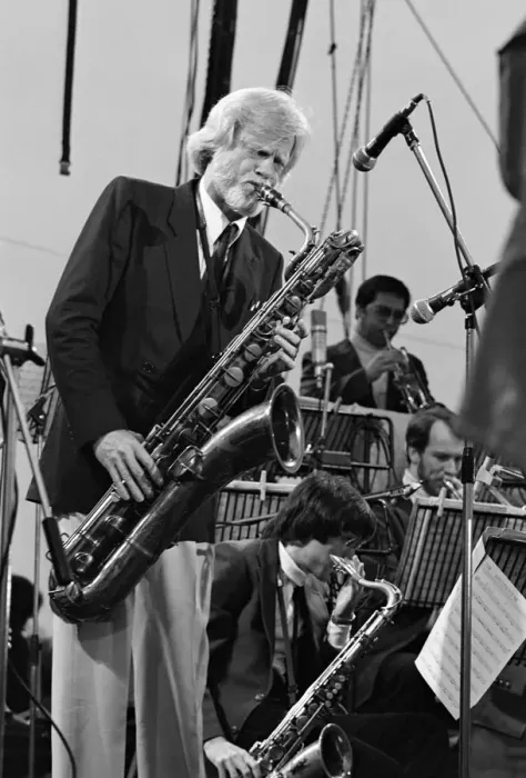 Framed Print : Gerry Mulligan, Capital Jazz Festival, Knebworth Park, Stevenage, 1982. Artist: Brian O Connor