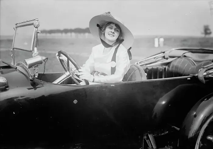 Framed Print : Gertrude McCoy, 1917. Creator: Bain News Service Framed Print : Gertrude McCoy, 1917. Creator: Bain News Service