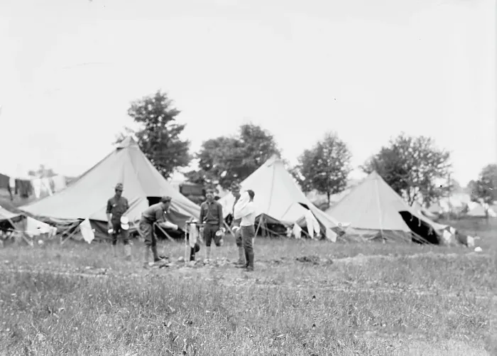 Framed Print : Gettysburg Reunion, 1913. Creator: Harris & Ewing. Gettysburg Reunion, 1913. Creator: Harris & Ewing Framed Print : Gettysburg Reunion, 1913. Creator: Harris & Ewing. Gettysburg Reunion, 1913. Creator: Harris & Ewing