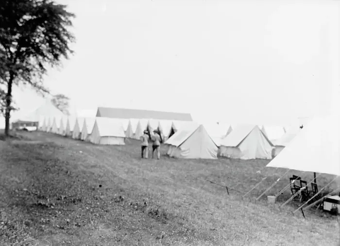 Framed Print : Gettysburg Reunion, 1913. Creator: Harris & Ewing. Gettysburg Reunion, 1913. Creator: Harris & Ewing Framed Print : Gettysburg Reunion, 1913. Creator: Harris & Ewing. Gettysburg Reunion, 1913. Creator: Harris & Ewing