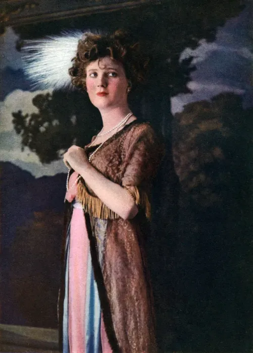 Framed Print : Gina Palerme, actress and dancer, 1911-1912 Framed Print : Gina Palerme, actress and dancer, 1911-1912