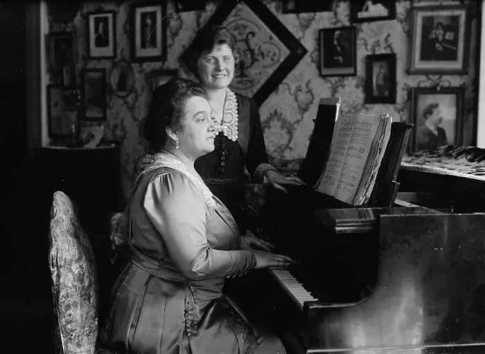 Framed Print : Gina Viafora, Evelyn Herbert, between c1915 and c1920. Creator: Bain News Service Framed Print : Gina Viafora, Evelyn Herbert, between c1915 and c1920. Creator: Bain News Service
