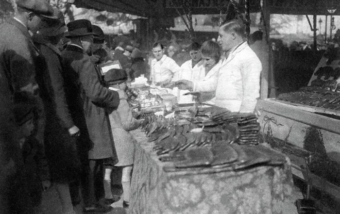 Framed Print : Gingerbread seller, Paris, 1931. Artist: Ernest Flammarion Framed Print : Gingerbread seller, Paris, 1931. Artist: Ernest Flammarion