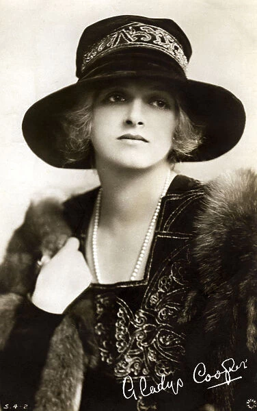 Gladys Cooper (1888-1971), English actress, early 20th century. Artist: Rotary Photo
