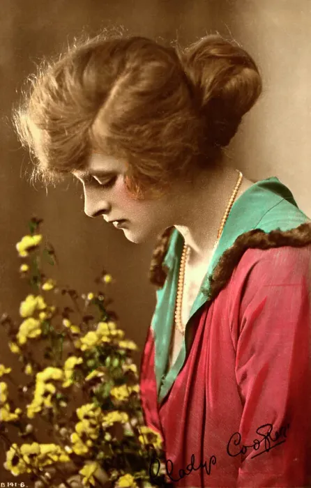 Framed Print : Gladys Cooper (1888-1971), English actress, early 20th century. Artist: Rotary Photo Framed Print : Gladys Cooper (1888-1971), English actress, early 20th century. Artist: Rotary Photo