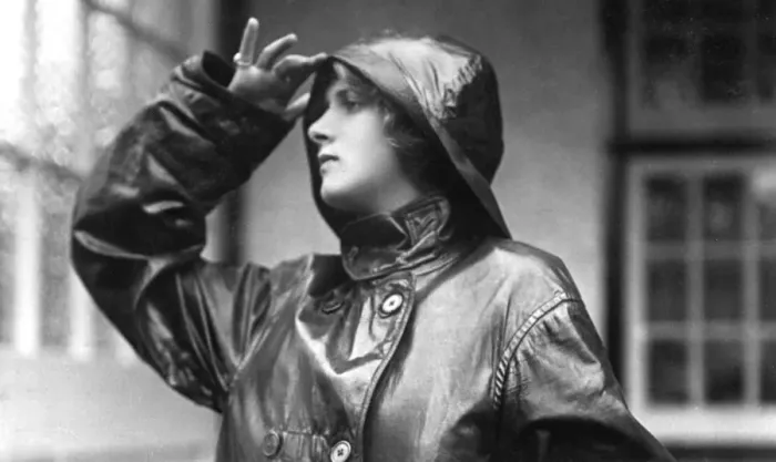 Framed Print : Gladys Cooper (1888-1971), English actress, 1900s Framed Print : Gladys Cooper (1888-1971), English actress, 1900s