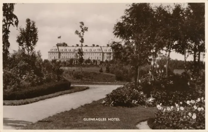 Framed Print : Gleneagles Hotel, c1925 Framed Print : Gleneagles Hotel, c1925