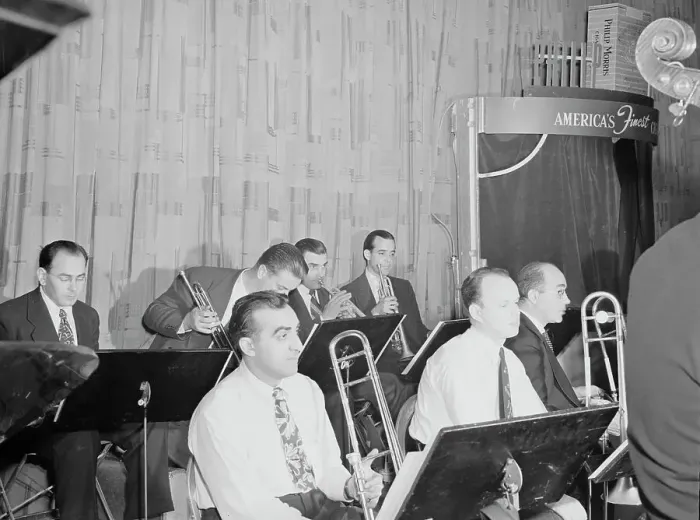 Framed Print : Glenn Miller Orchestra(?), New York, N.Y.(?), 1938. Creator: William Paul Gottlieb Framed Print : Glenn Miller Orchestra(?), New York, N.Y.(?), 1938. Creator: William Paul Gottlieb