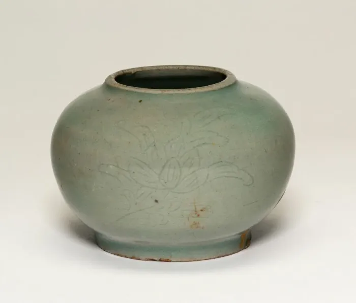 Framed Print : Globular Jar with Stylized Peonies, Korea, Goryeo dynasty (918-1392), early 11th century Framed Print : Globular Jar with Stylized Peonies, Korea, Goryeo dynasty (918-1392), early 11th century
