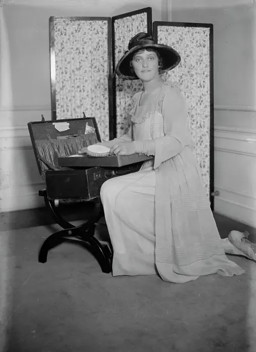 Framed Print : Gluck, between c1915 and c1920. Creator: Bain News Service Framed Print : Gluck, between c1915 and c1920. Creator: Bain News Service