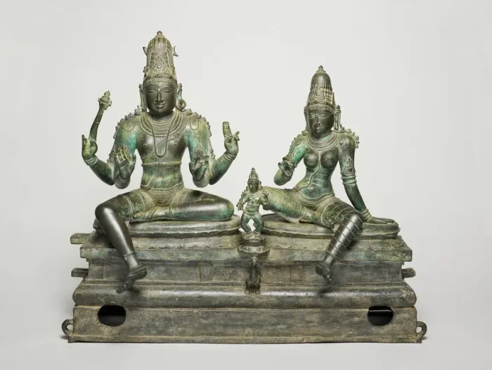 Framed Print : God Shiva and Goddess Uma Seated with their Son, Skanda (Somaskanda), about 1400