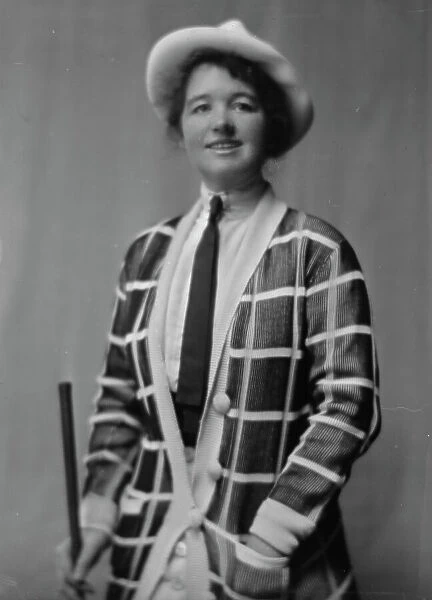 Goddard, Mrs. portrait photograph, between 1912 and 1915. Creator: Arnold Genthe