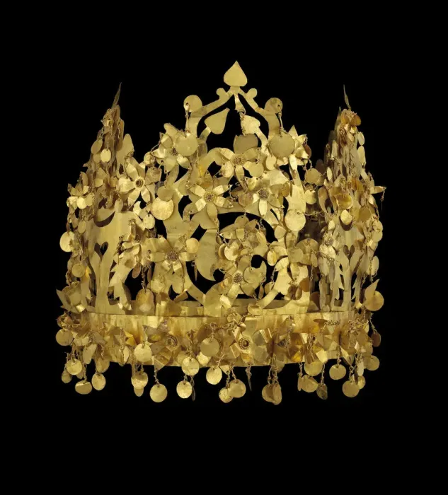 Framed Print : Gold crown from Tillya Tepe, 1st century Framed Print : Gold crown from Tillya Tepe, 1st century