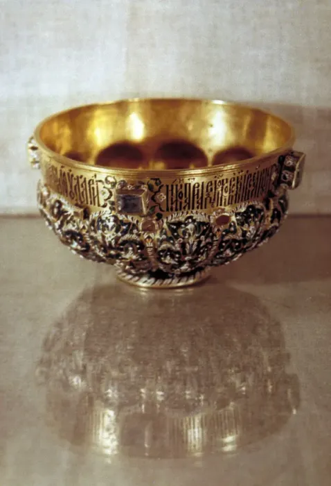 Framed Print : The gold cup of Tsar Alexis Mikhailovich, 17th century Framed Print : The gold cup of Tsar Alexis Mikhailovich, 17th century