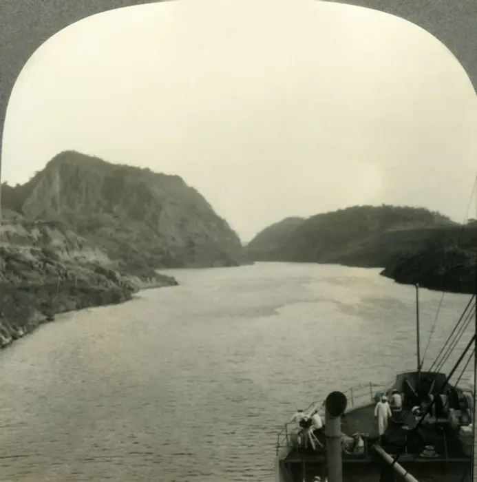 Framed Print : Gold Hill, Gaillard Cut, Panama Canal, c1930s. Creator: Unknown Framed Print : Gold Hill, Gaillard Cut, Panama Canal, c1930s. Creator: Unknown