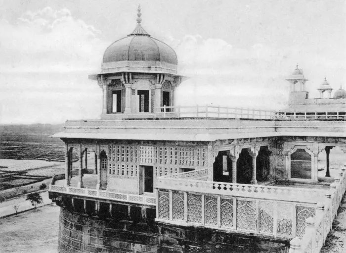 Framed Print : The Golden Pavilion near Jumna, Agra, 20th century Framed Print : The Golden Pavilion near Jumna, Agra, 20th century