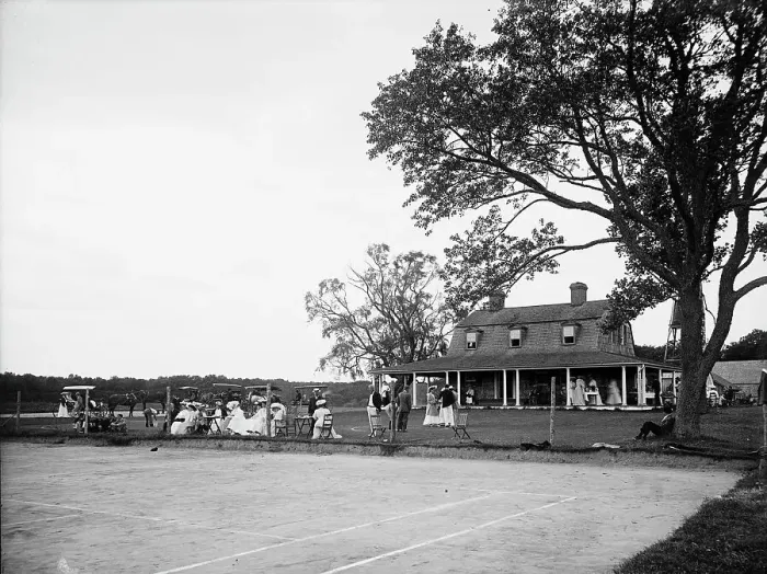Framed Print : Golf club, Manhanset House, Shelter Island, N.Y. between 1900 and 1905. Creator: Unknown Framed Print : Golf club, Manhanset House, Shelter Island, N.Y. between 1900 and 1905. Creator: Unknown