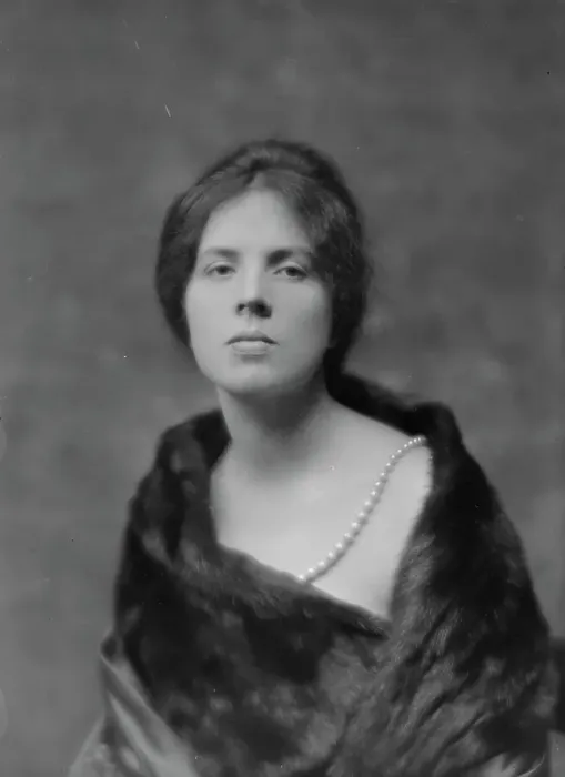 Framed Print : Gould, Jay, Mrs. portrait photograph, 1916 June 15. Creator: Arnold Genthe Framed Print : Gould, Jay, Mrs. portrait photograph, 1916 June 15. Creator: Arnold Genthe