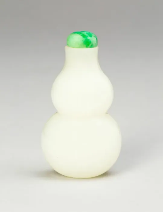 Framed Print : Gourd-Shaped Snuff Bottle, Qing dynasty (1644-1911), 1740-1800. Creator: Unknown Framed Print : Gourd-Shaped Snuff Bottle, Qing dynasty (1644-1911), 1740-1800. Creator: Unknown